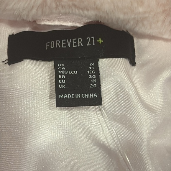 NWT! 1X Women's Pink Faux Fur Jacket - Picture 8 of 12